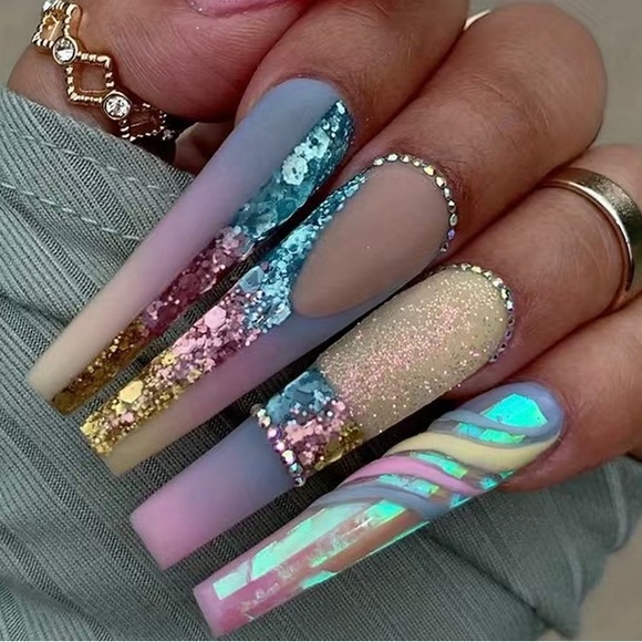 NWT 24 Piece Press-On Nails - Picture 5 of 12